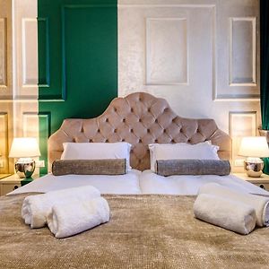 Riva Palace - Design Rooms